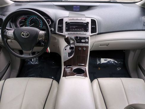 Used 2010 Toyota Venza FWD image 15