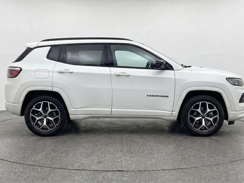 Used 2025 Jeep Compass Limited AWD/4WD image 11