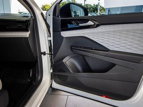 Certified 2023 Volkswagen Taos S image 21