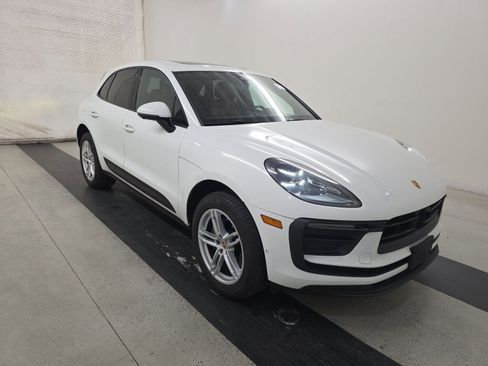 Used 2023 Porsche Macan AWD/4WD image 4