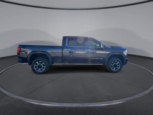 Used 2025 GMC Sierra 3500 Denali w/ Technology Package image 9