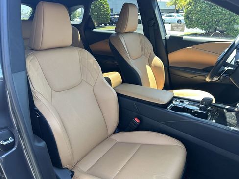 Used 2025 Lexus RX 350 FWD w/ Technology Package image 16