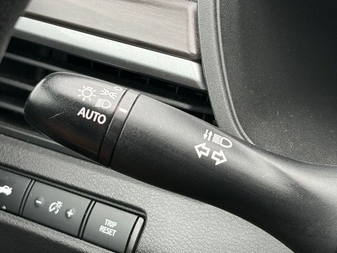 Used 2024 Nissan Altima 2.5 SV FWD image 16