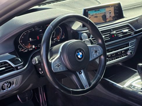Used 2020 BMW 750i xDrive w/ M Sport Package image 20