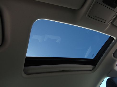 Used 2023 Honda Accord EX-L image 8