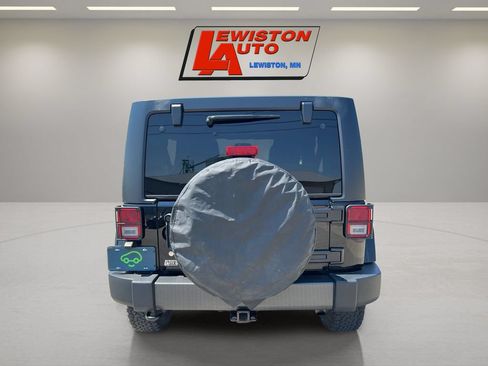 Used 2013 Jeep Wrangler Unlimited Sahara w/ Connectivity Group AWD/4WD image 12