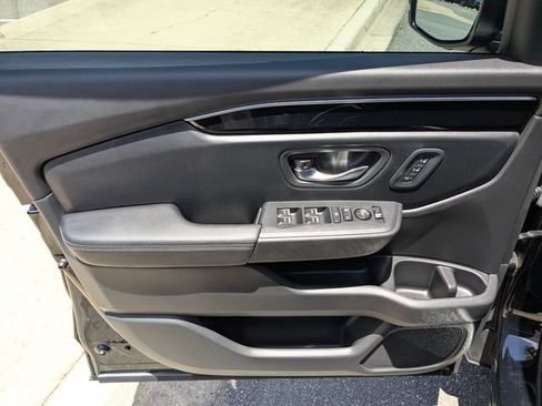 Certified 2024 Honda Pilot Touring image 32