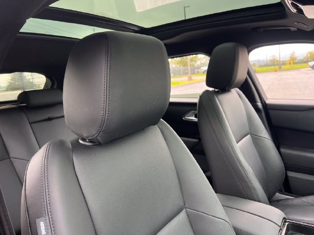 Used 2026 Land Rover Range Rover Velar Dynamic SE AWD/4WD image 37