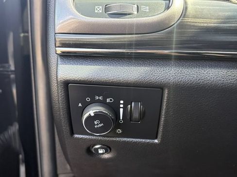 Used 2020 Jeep Grand Cherokee Limited X RWD image 23