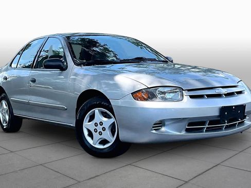 Used 2004 Chevrolet Cavalier Sedan w/ Preferred Equipment Group FWD image 2