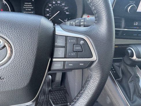 Used 2024 Toyota Sienna XLE w/ XLE Plus Package AWD/4WD image 20