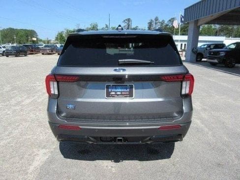 New 2026 Ford Explorer ST-Line w/ ST-Line Street Pack RWD image 4