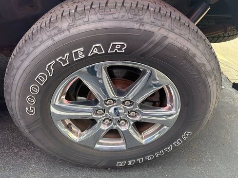 Used 2019 Ford F150 XLT w/ Equipment Group 302A Luxury AWD/4WD image 15