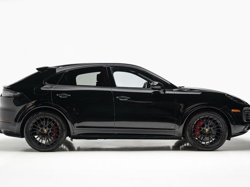 Used 2021 Porsche Cayenne GTS image 7