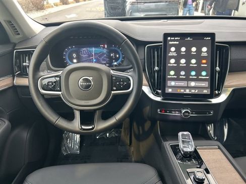 Used 2025 Volvo XC90 B5 Plus image 18