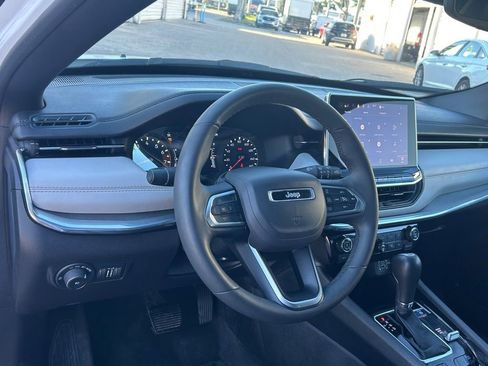 Used 2024 Jeep Compass Limited image 33