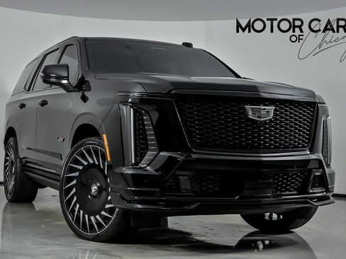 Used 2025 Cadillac Escalade V w/ LPO, ONYX Package image 1