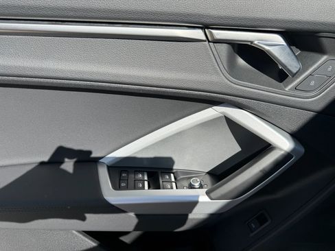 Used 2025 Audi Q3 2.0T Premium image 10