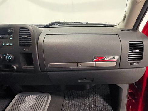 Used 2011 GMC Sierra 2500 SLE w/ SLE Preferred Package AWD/4WD image 46