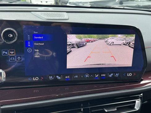 Used 2026 Chevrolet Traverse RS AWD/4WD image 32