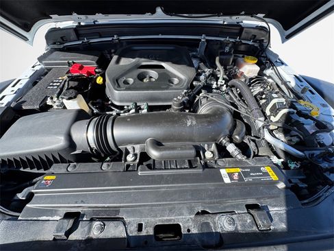 Certified 2025 Jeep Wrangler Willys image 37