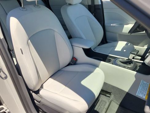 New 2027 Hyundai Kona SE FWD image 21