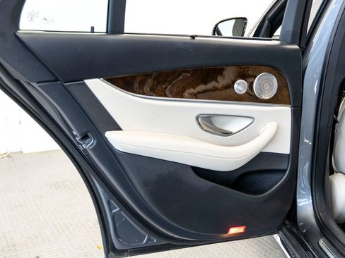 Used 2023 Mercedes-Benz E 450 4MATIC All-Terrain Wagon image 19