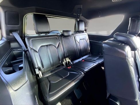 Used 2018 Ford Expedition Limited w/ Equipment Group 302A AWD/4WD image 26