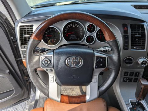 Used 2017 Toyota Sequoia Platinum AWD/4WD image 15