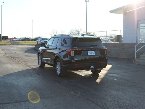 New 2026 Ford Explorer Active AWD/4WD image 5