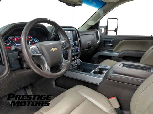 Used 2017 Chevrolet Silverado 2500 LTZ w/ LTZ Plus Package image 17