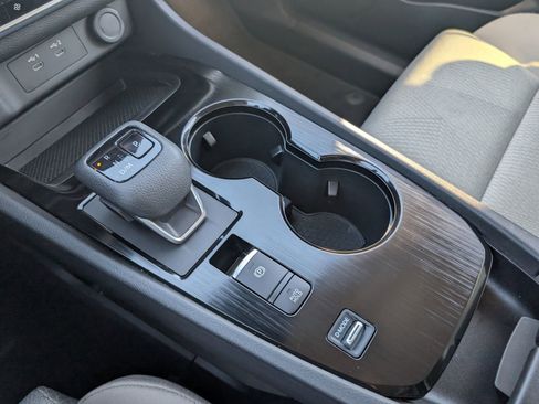 Used 2025 Nissan Rogue SV image 18