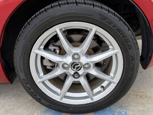 Used 2017 MAZDA MX-5 Miata Sport image 41