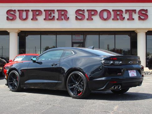Used 2020 Chevrolet Camaro LT w/ Redline Edition RWD image 5