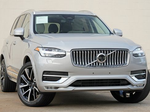 Used 2025 Volvo XC90 B6 Plus AWD/4WD image 4