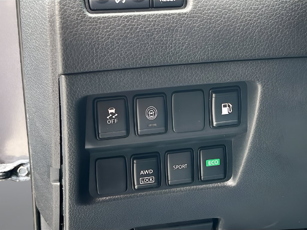Used 2019 Nissan Rogue S w/ Special Edition Package AWD/4WD image 10