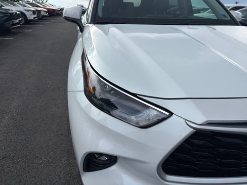 Used 2023 Toyota Highlander XLE FWD image 24