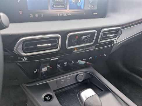 New 2026 Nissan Sentra SR w/ SR Premium Package FWD image 22