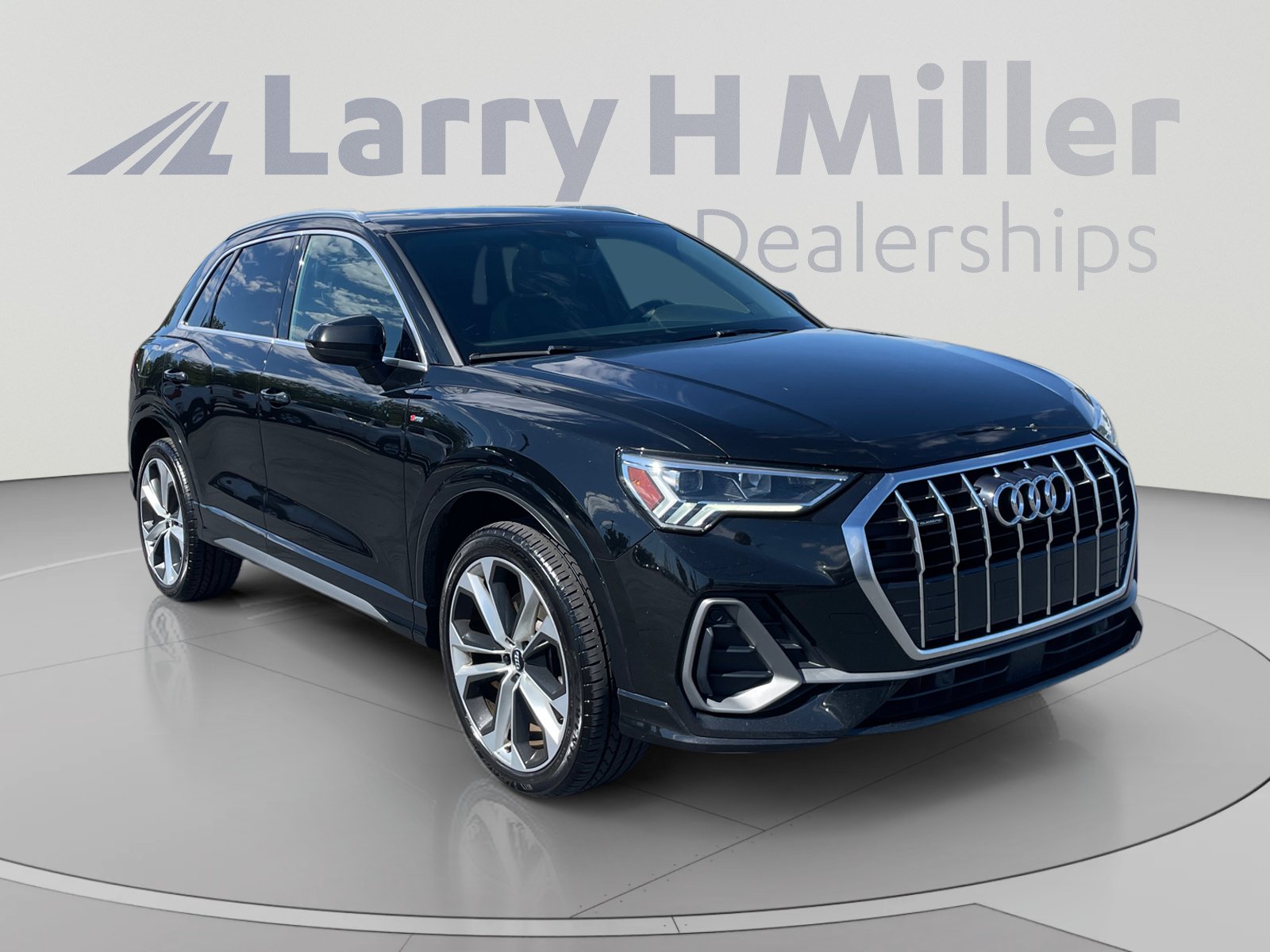 Used 2019 Audi Q3 2.0T Premium Plus w/ Premium Plus Package AWD/4WD image 7