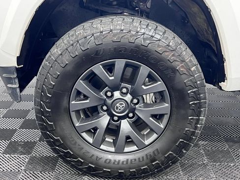 Used 2023 Toyota Tacoma SR5 AWD/4WD image 11