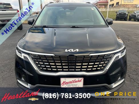 Used 2022 Kia Carnival SX Prestige image 3