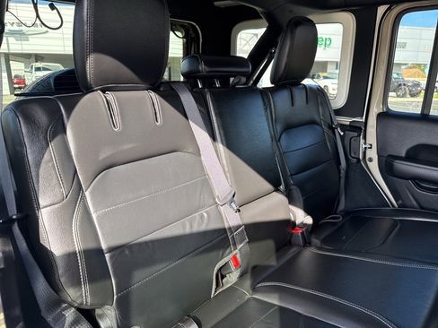 Used 2022 Jeep Wrangler Unlimited Sahara 4xe image 14