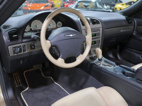 Used 2005 Ford Thunderbird image 85
