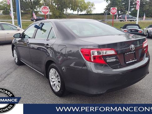 Used 2012 Toyota Camry LE image 5