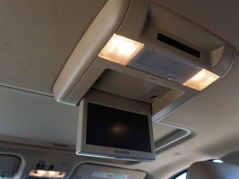 Used 2012 GMC Yukon XL Denali image 31