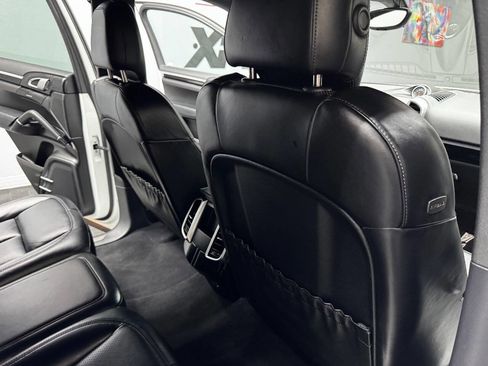 Used 2018 Porsche Cayenne image 47