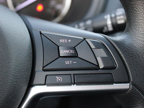 Used 2021 Nissan Kicks S image 22