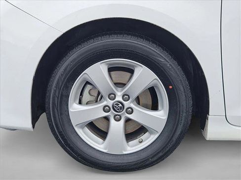 Used 2020 Toyota Sienna L image 23