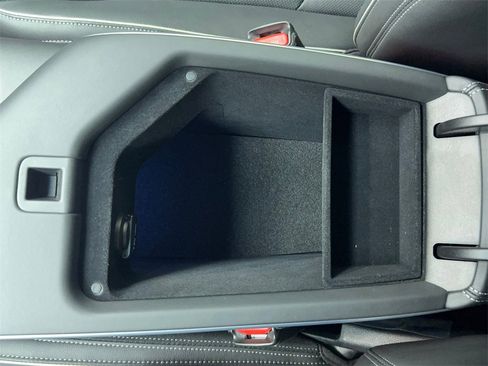 Used 2023 Genesis GV70 2.5T w/ Advanced Package image 34