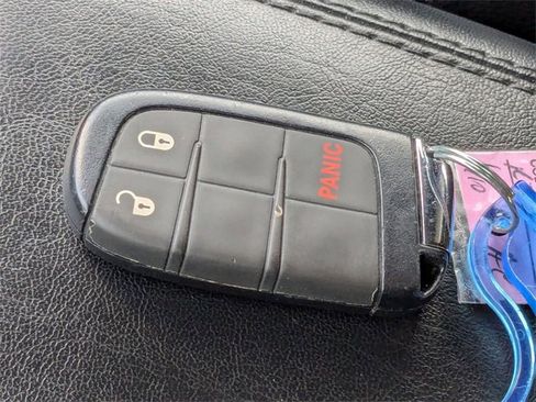 Used 2024 Jeep Compass Trailhawk image 33